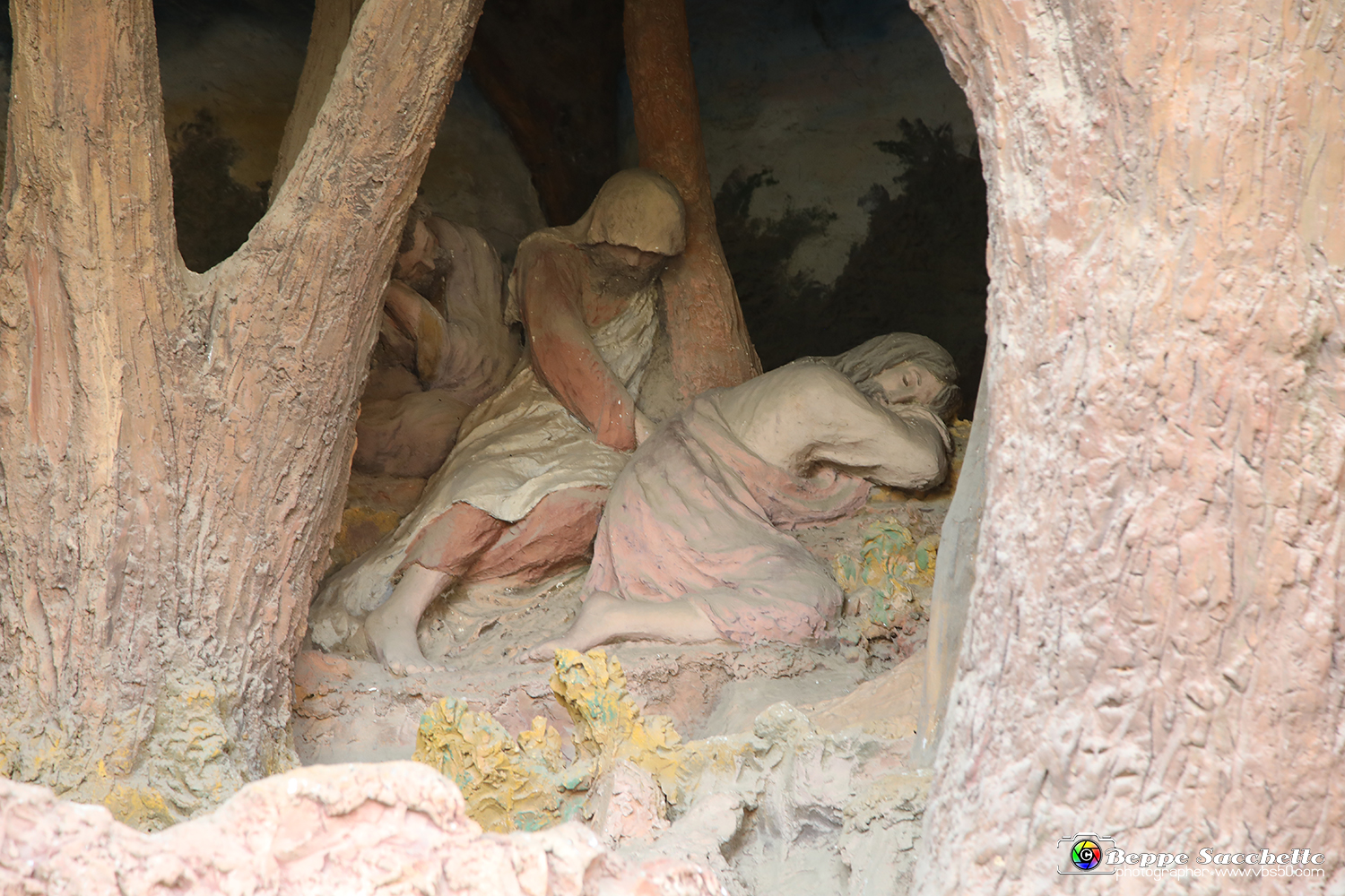 VBS_0951 - I Piloni della Via Crucis del Sacro Monte di Montà d'Alba.jpg